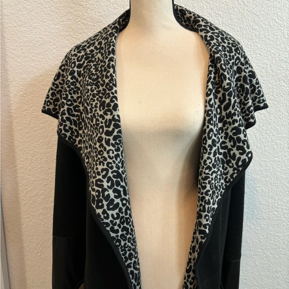 Beatrix OST wrap jacket with leopard print lining and faux leather trim - Picture 6 of 11